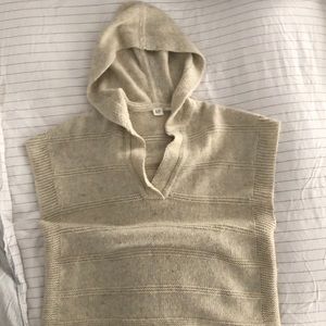 Gap Poncho. One size